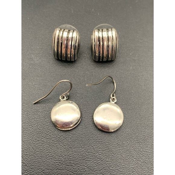 Lot Of 2 Pair Of Simple Everyday Silver Tone Earrings 1 Stud & 1 Dangle Pierced - Picture 2 of 4